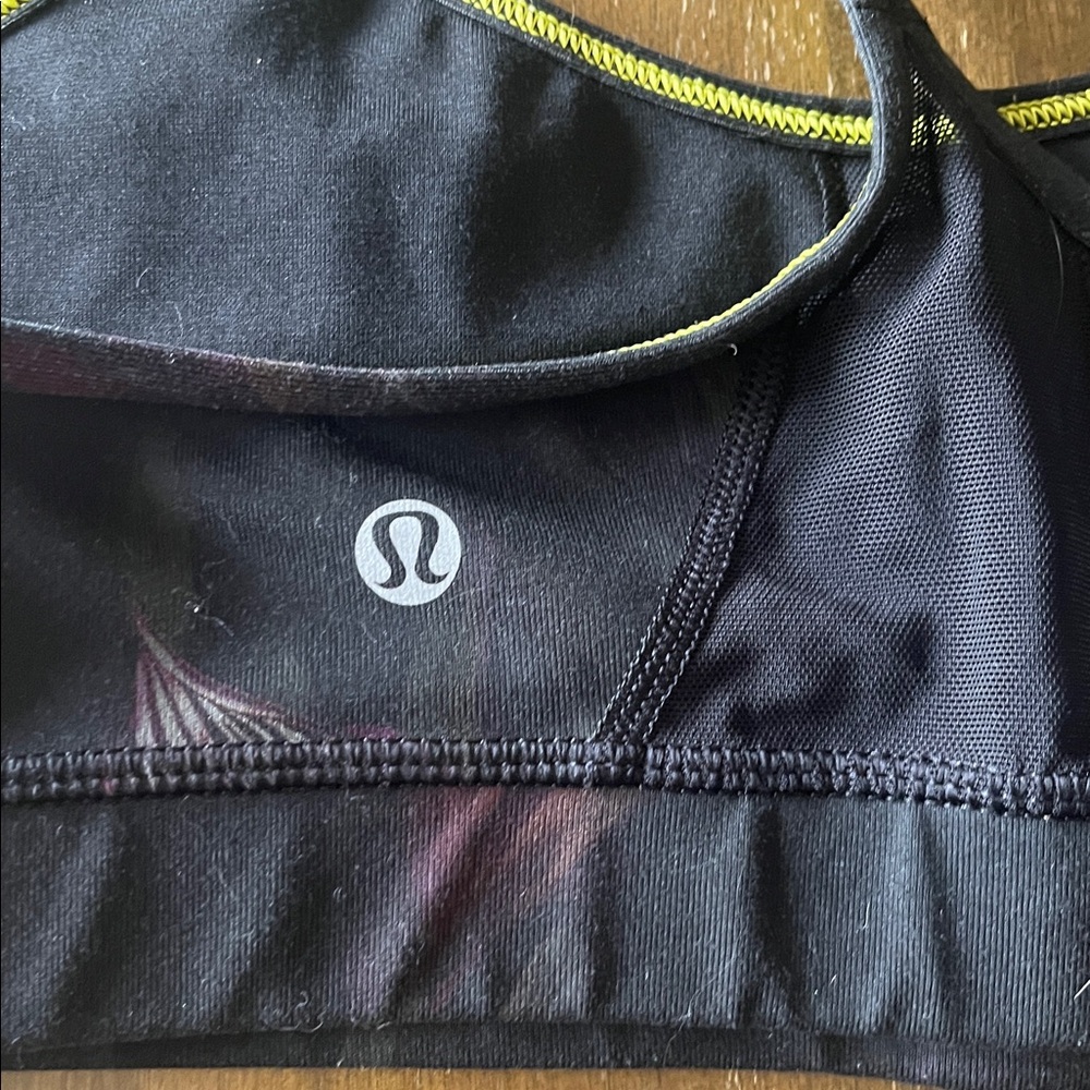 Lululemon Women's Black Sports Bra small - Picture 3 of 4